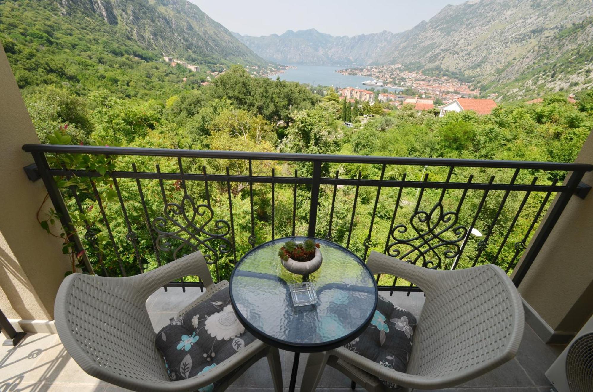 Radgost Kotor Apartments Екстер'єр фото